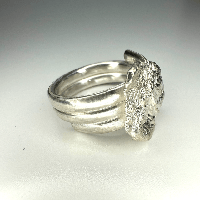 Multi band ring