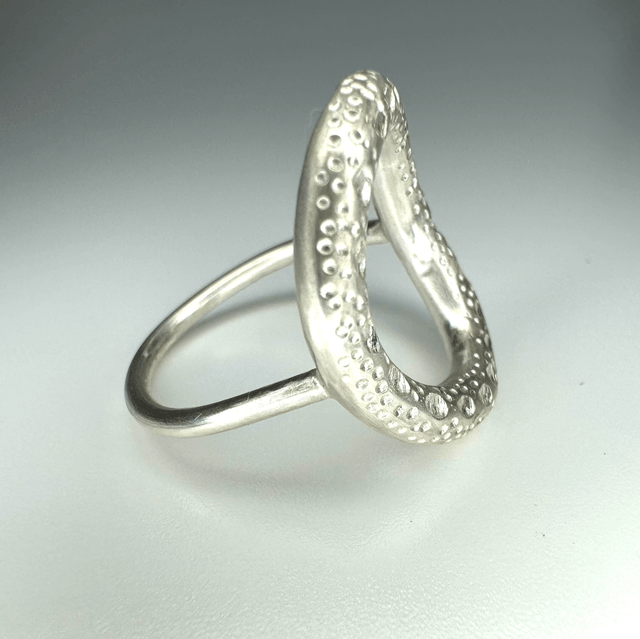  Double loop ring