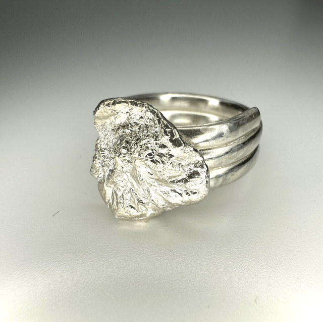 Multi band ring
