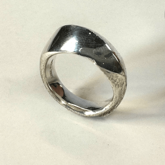 Two faces ring