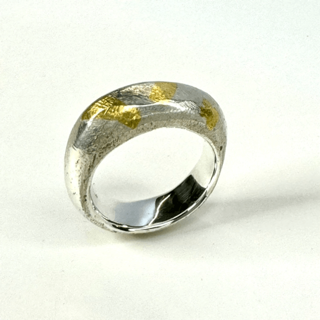 Flashes of brilliance ring