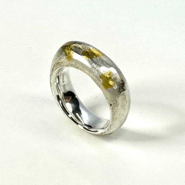 Flashes of brilliance ring