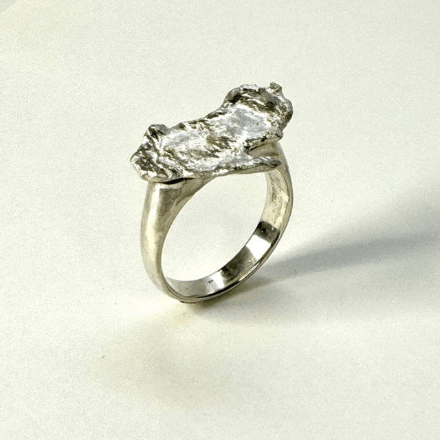 Fallen petal ring