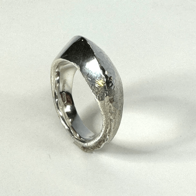 Two faces ring
