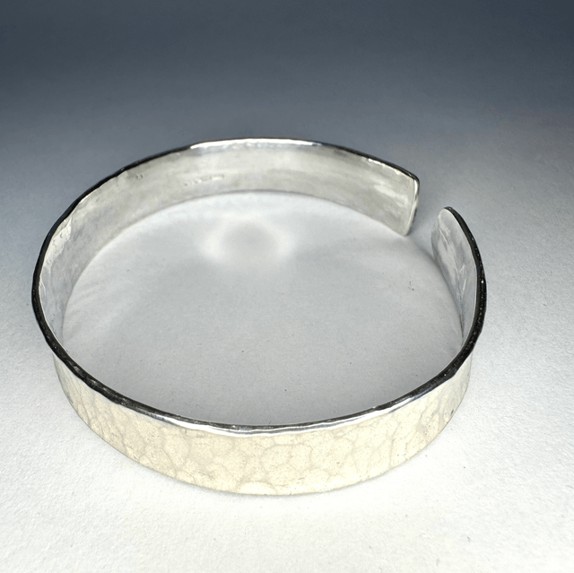 Hammered bangle