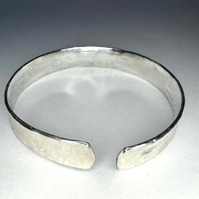 Hammered bangle