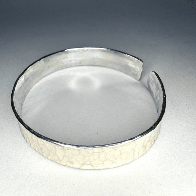 Hammered bangle